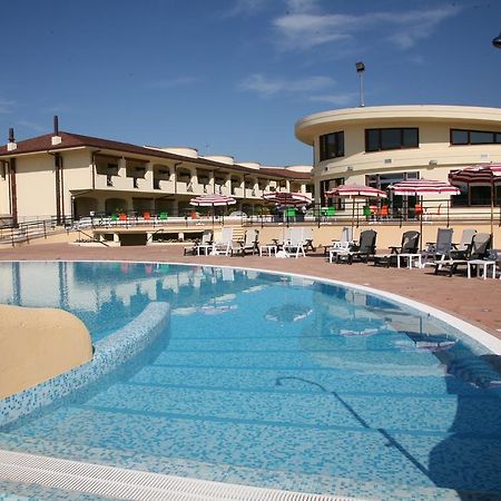 ויבו ולנטיה Hotel Resort Lido Degli Aranci מראה חיצוני תמונה