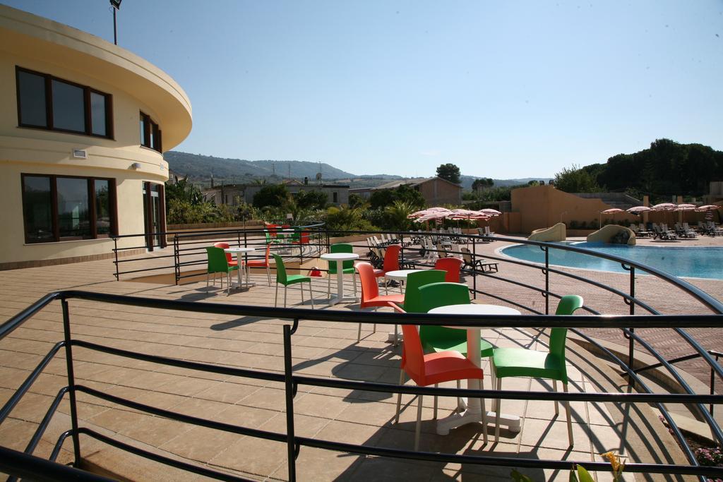 ויבו ולנטיה Hotel Resort Lido Degli Aranci מראה חיצוני תמונה