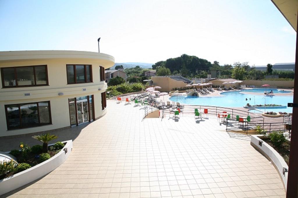 ויבו ולנטיה Hotel Resort Lido Degli Aranci מראה חיצוני תמונה