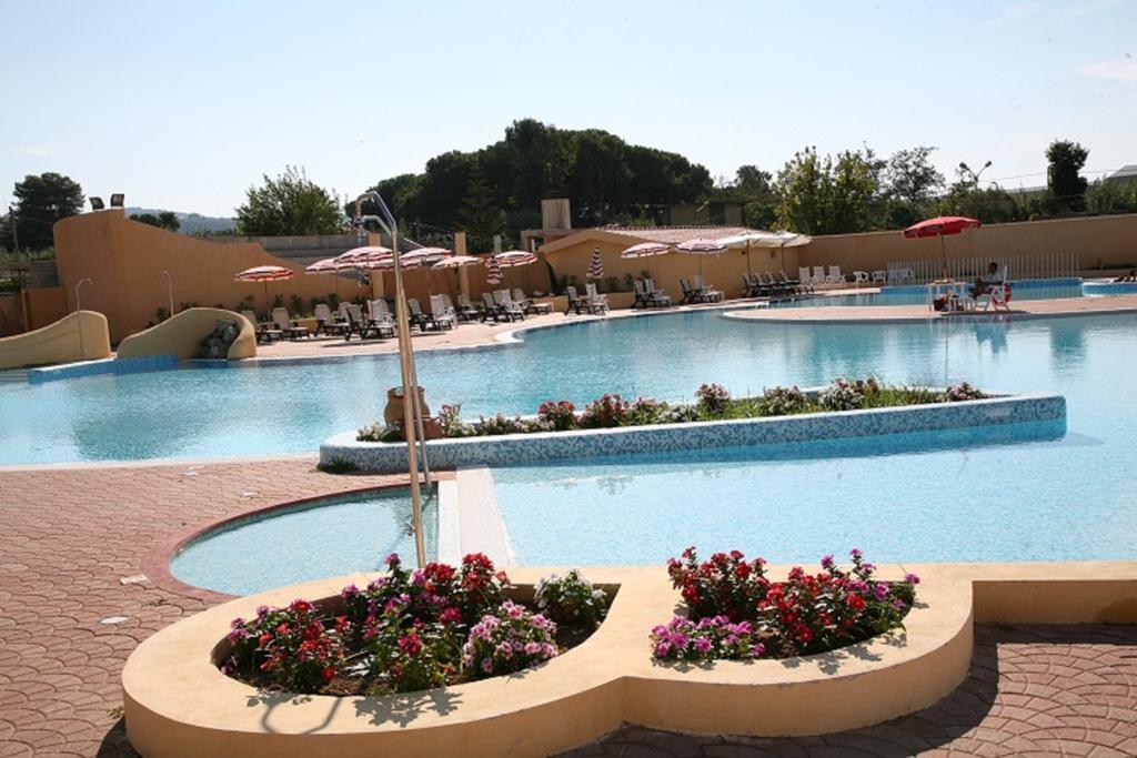 ויבו ולנטיה Hotel Resort Lido Degli Aranci מראה חיצוני תמונה