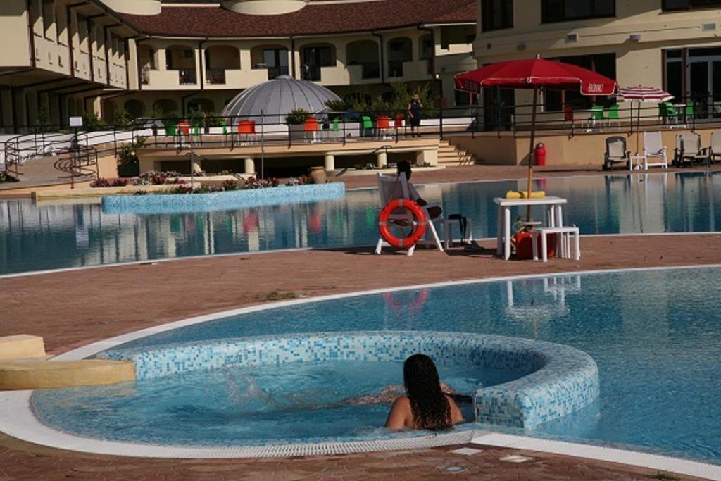 ויבו ולנטיה Hotel Resort Lido Degli Aranci מראה חיצוני תמונה