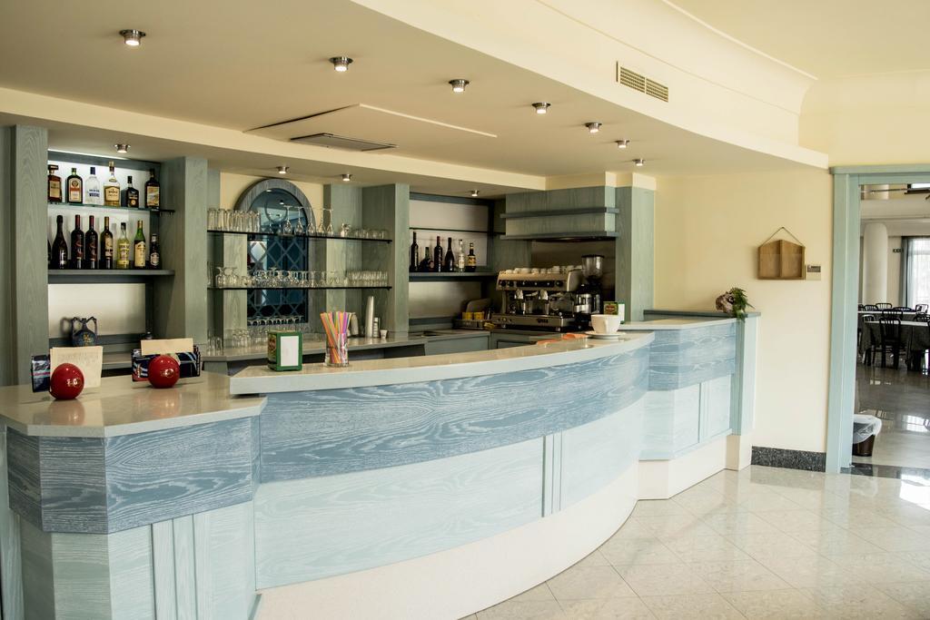 ויבו ולנטיה Hotel Resort Lido Degli Aranci מראה חיצוני תמונה