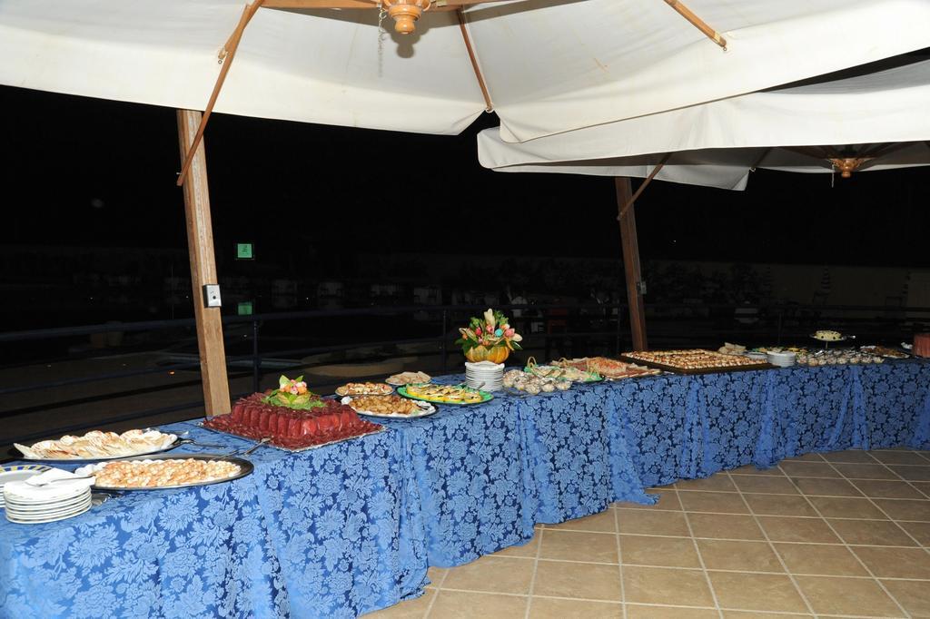 ויבו ולנטיה Hotel Resort Lido Degli Aranci מראה חיצוני תמונה
