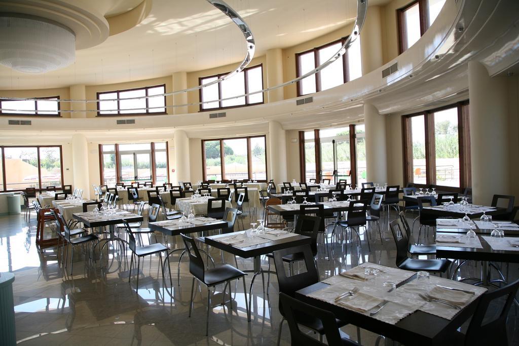 ויבו ולנטיה Hotel Resort Lido Degli Aranci מראה חיצוני תמונה