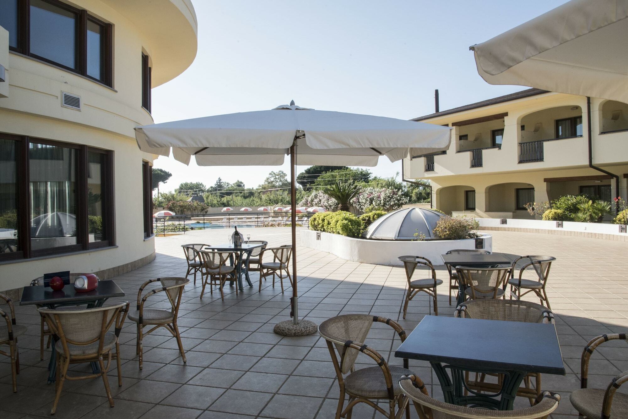 ויבו ולנטיה Hotel Resort Lido Degli Aranci מראה חיצוני תמונה